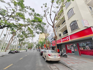 cho thuê nhà mặt đường trần phú vị trí đẹp, vỉa hè rộng. giá thuê: 25 tr/th