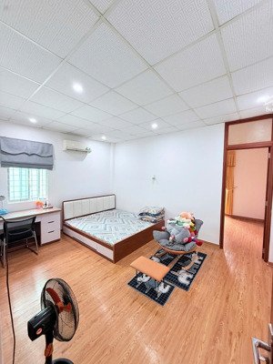 nhà sát đường nguyễn văn linh. 52m. 2tầng. tiện ích bạt ngàn. gần sân bay, bệnh viện trường học