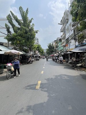 bán nhà mặt tiền đường nguyễn văn công phường 3-dt(4mx16m)-4 lầu-giá 14ty tl