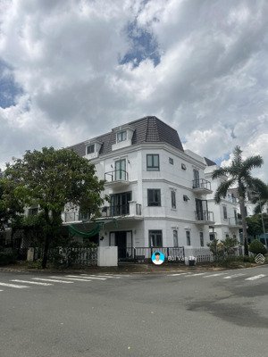 cần bán lô góc 2 mặt tiền đường 20 m dự án sim city quận 9