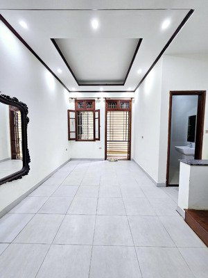 bán nhà hoàng văn thái .50 m2 .12.8 tỷ.nhà đẹp khách chỉ việc đến ở