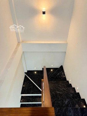 chính chủ gửi bán căn nhà lô góc duy nhất tại an khánh