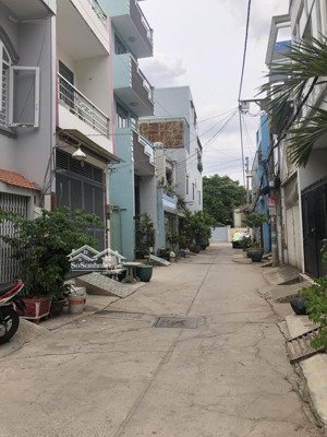 cho thuê nhà hxh mã lò, 5m x 12m, 1 lầu 2 phòng, giá 8.5 tr!