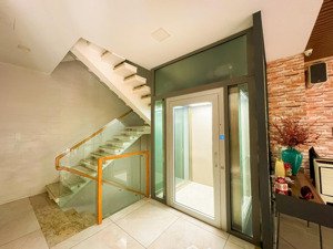 bán biệt thự mặt tiền đường lê văn huân dt 14,5x18 đúc 1 hầm 1 trệt 1 lửng 5 lầu sân thượng bán 72t