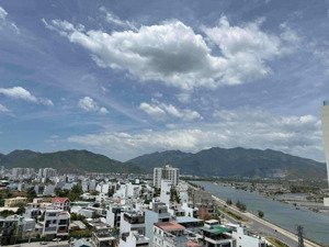cho thuê căn 2pn view sông, tầng cao ct1 riverside luxury. full nội thất