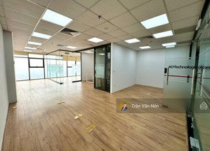 chính chủ cho thuê sàn vp lô góc view cực đẹp tại discovery complex-cầu giấy giá chỉ từ 250k/m2/th