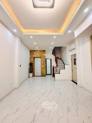 duy nhất 1 căn ngay phố vọng - cạnh đại học kinh tế - thang máy - ô tô phi - ngõ thông kinh doanh