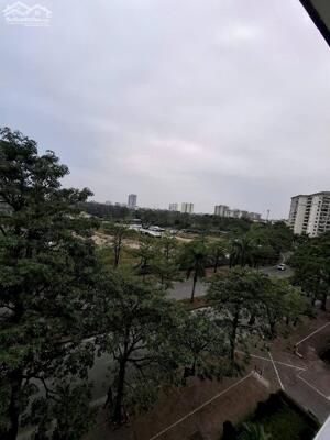 Bán chung cư thang bộ Việt Hưng-Long Biên-78m 2n1wc-căn góc thoáng mát-sẵn sổ hồng-giá 3.35 tỷ (TL)