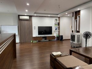 chính chủ cần bán gấp căn 3 ngủ 123m2 goldmark city giá cực tốt