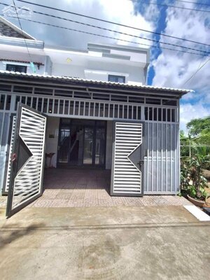 bán nhà trệt lầu góc 2 mặt tiền đường huỳnh thị nở, ngang đến 6,8m giá bán chỉ