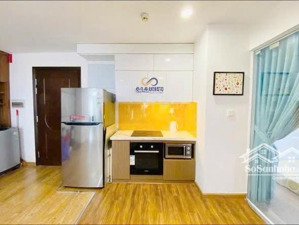 gia đình bán 2 phòng ngủ góc-97,5m2 toà t2,3 tầng 2x. lh: 