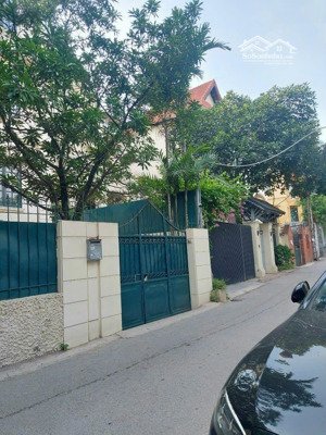 bán nhà tại đường tô ngọc vân 205m2, giá 65 tỷ. tây hồ