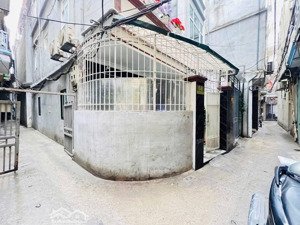 lô góc số nhà 68 (gần vũ trọng phụng) - nguyễn trãi thanh xuân - 49m chỉ 9,2 tỷ - sân để xe