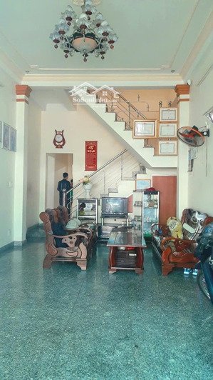 nhà mặt tiền trần huấn đường to 10m5, sát bờ sông thăng long, ngang rộng 10m cần bán gấp