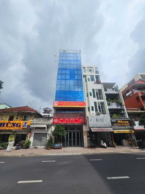 nhà mặt tiền đường lý chính thắng quận 3 dt: 8x25m hầm trệt lửng 5 lầu st tm.