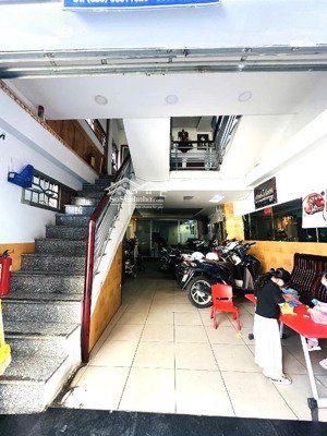 bán nhà quận 3 - 5 tầng - vừa ở vừa cho thuê 30 triệu / tháng - sổ hoàn công đủ tầng