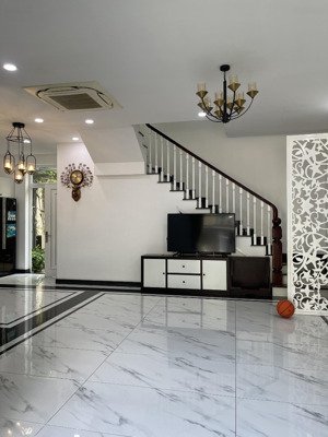 biệt thự song lập park riverside cho thuê 20tr/ tháng lh hương