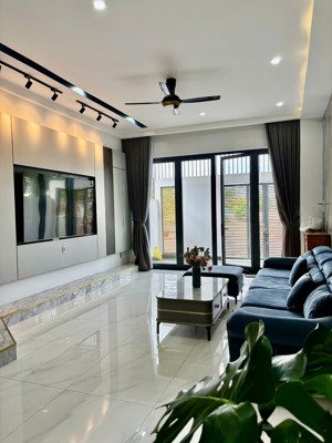 bán nhà mặt phố tại hà huy tập, 5,4 tỷ, 263m2, view đẹp, chính chủ