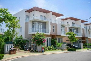 bán biệt thự khu đô thị dragon village,phú hữu,q9, 15 tỷ, diện tich 8x20 (160m2) xd 1 trệt 2 lầu