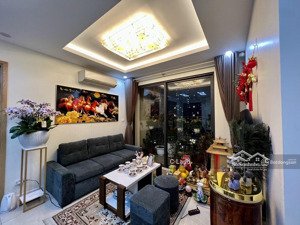 cho thuê 2 ngủ 2 vệ sinh có bồn tắm tại d''capitale. giá 19tr/tháng tốt nhất thị trường