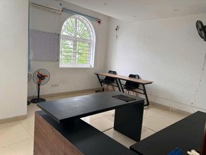 cho thuê tầng 3 biệt thự làng việt kiều, để xe thoải mái, free - chính chủ ko mg giá 8tr/tháng