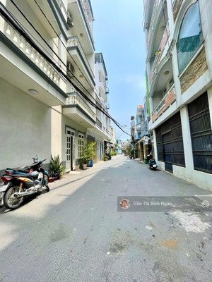 hẻm xe hơi, 2 mặt hẻm, 82m², dương quảng hàm, 4 tầng, 4 pn - 6.9 tỷ