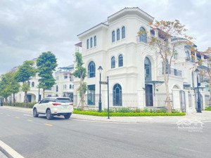 bán gấp biệt thự lô góc view công viên, 220m2, chỉ 23.5 tỷ, 3 mặt thoáng, đường rộng, cực hiếm