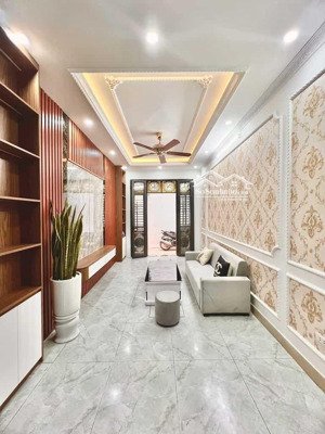 bán nhà phố lĩnh nam 38m2 5 tầng 3 phòng ngủ,sổ đỏ riêng giá 6 tỷ!