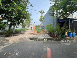 hàng hiếm ngay chợ rạch giá, kiên giang 560 triệu, nằm trong kdc, 102m2, sổ mới, full thổ.