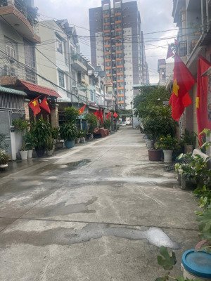 bán đất tặng nhà (dt : 80), hxh - 4,7ty