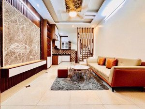 bán nhà phân lô nguyễn trãi 38m², mặt tiền 5.5m, ô tô vào nhà lô góc, giá chỉ 10 tỷ!