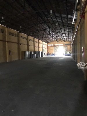 cho thuê kho theo diện tích khách cần tại đường nguyễn văn quỳ q7.giá 110k/ 1m2 lh trang