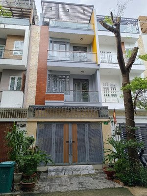 nhà đường số nguyễn thị thập - tân quy quận 7 - 4,5x18 - 8,3 tỷ- xát chợ