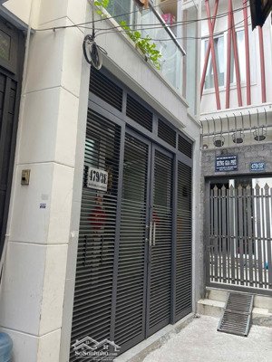 nhà cho thuê đường nguyễn kiệm gần ngã tư phú nhuận.