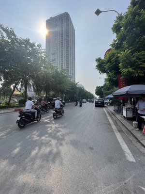 mặt phố lý thường kiệt hà đông 45m2 x 4t x mt 4m lô góc 2 thoáng, vỉa hè rộng kinh doanh bất chấp