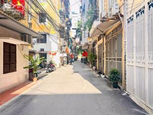 Bán nhà phố Nguyễn Chí Thanh, Đống Đa 45m, 4 tầng, mt 5m. Giá: 25 tỷ. LH: 0937158386