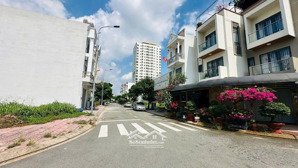 chính chủ gởi bán đất kdc phúc đạt p.tân đông hiệp. rộng rộng, sạch sẽ, an ninh. dt 61m. tiện ích