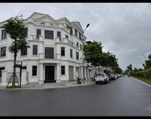 bán mặt đường san hô thô vinhomes marina