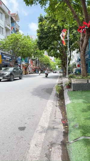 bán nhà mặt phố tô hiệu kinh doanh luôn đông đúc - trung tâm quận hà đông. 48m, 5 tầng 2 thoáng.