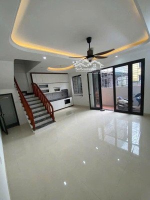 thượng thanh .85m2 .5 tầng . 15 triêu lh ( zl) cho thuê nhà nguyên căn .