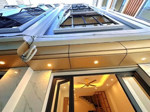 bán nhà lạc long quân tây hồ dt 36m2 5t mt4m giá nhỉnh 8 tỷ nhà đẹp long lanh như khách sạn