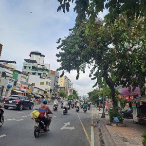 - cần bán nhà mặt tiền,nguyễn văn cừ quận 5 , giá 20 tỷ