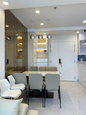 cho thuê nhiều chcc tại golden mansion và khu sbay, 22triệu,3pn, 2wc, nội thất đẹp lh: 