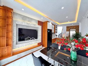 định công, nhà mới, đẹp ở ngay, thang máy, ngõ 3 gác.dt 31m2* 6 tầng, mt 3.4m giá chào 8.5 tỷ có tl