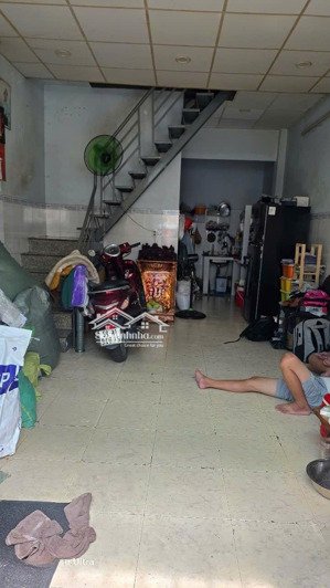 cho thuê nhà 4m * 10m 1lầu 2 phòng ngủ 1 nhà vệ sinh
