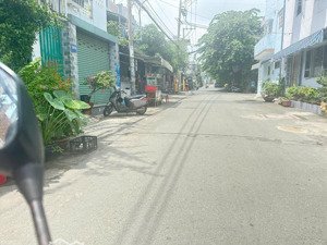 đường 10m dt 8 x 20m cn 163m2 gía bán gấp chỉ 15 tỷ