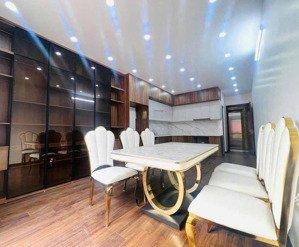 cực hiếm! nhà 45m2 x 6t, có thang máy, ô tô vào nhà, phố phùng chí kiên. nội thất hiện đại. 23tr/th