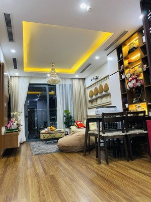 (giá chuẩn) bán căn 2pn-2wc 71m2 tầng 20 dự án 90 nguyễn tuân, full đồ, có slot ô tô. giá 6,9 tỷ