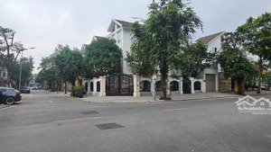 bán bt 230m2 tại văn phú 35 tỷ mặt tiền 12m