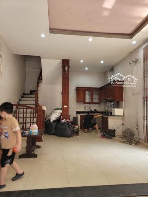 hiếm !!! bán nhà gia quất. 40m x 4t oto tránh, lô góc kinh doanh chỉ hơn 6 tỷ còn tl. lh 